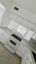 2800 NE 203rd St, Unit 17 in Miami, FL - Building Photo - Building Photo