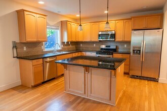 3038 NE 95th St in Seattle, WA - Building Photo - Building Photo