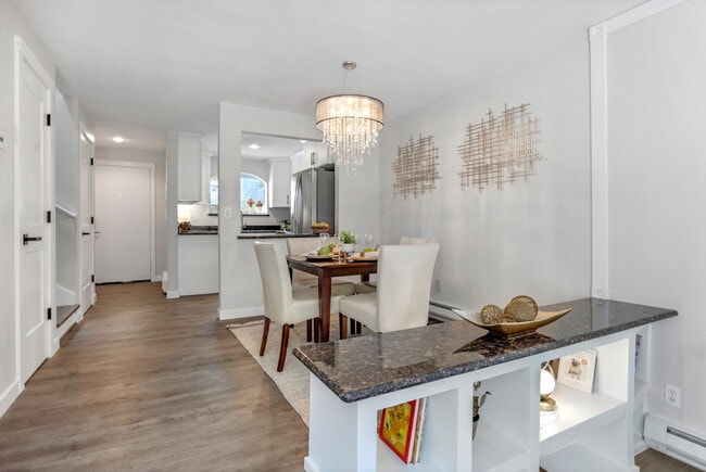 105 146th Ave SE in Bellevue, WA - Building Photo - Building Photo