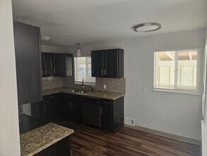 1354 S Shoshone St in Denver, CO - Foto de edificio - Building Photo