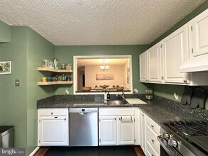 7678 Willow Point Dr in Falls Church, VA - Building Photo - Building Photo