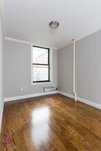 396 E 10th St in New York, NY - Building Photo - Building Photo