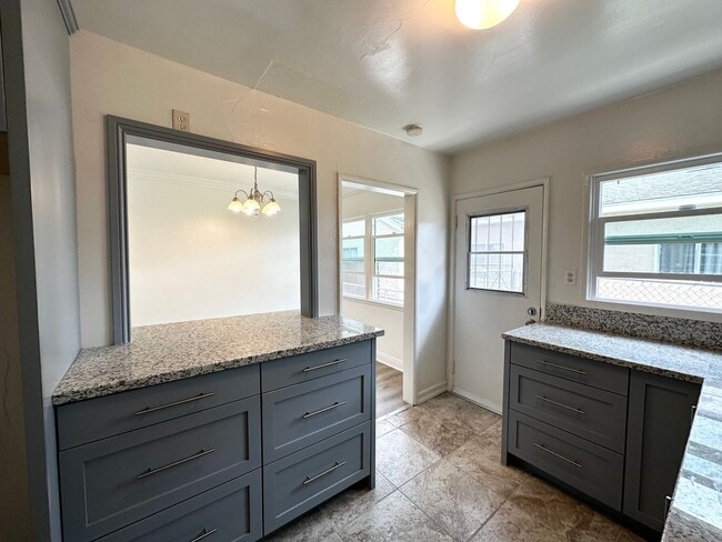 379 E 17th St in San Bernardino, CA - Building Photo - Building Photo