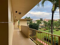 851 NE 14th Ave, Unit 420 in Hallandale Beach, FL - Building Photo - Building Photo