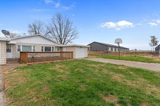 925 2nd Ave E in Milan, IL - Building Photo - Building Photo