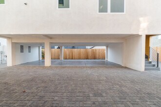 5248 Cleon Ave in Los Angeles, CA - Building Photo - Building Photo