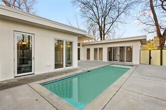 935 Custer Ave SE in Atlanta, GA - Foto de edificio - Building Photo