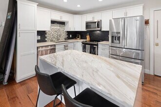 500 Cagney Ln in Newport Beach, CA - Building Photo - Building Photo