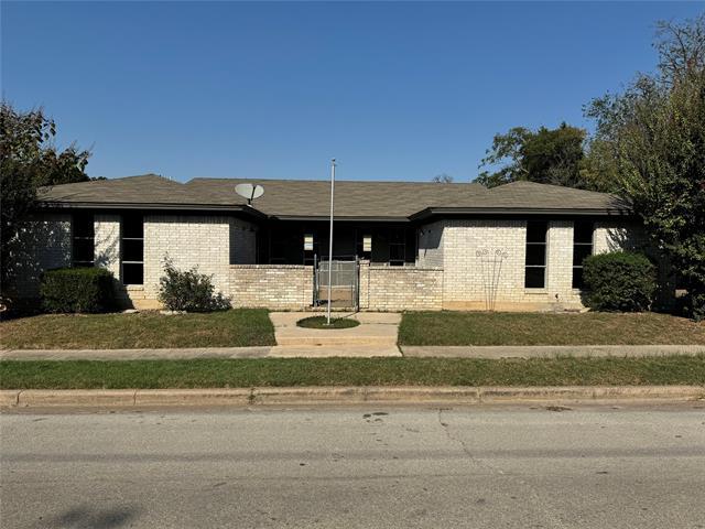 1000 Roky Ct in Fort Worth, TX - Foto de edificio