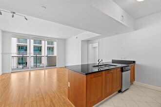 4100 Salzedo St, Unit 606 in Coral Gables, FL - Building Photo - Building Photo