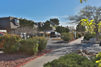 Fairbanks Apartments in El Paso, TX - Building Photo - Building Photo