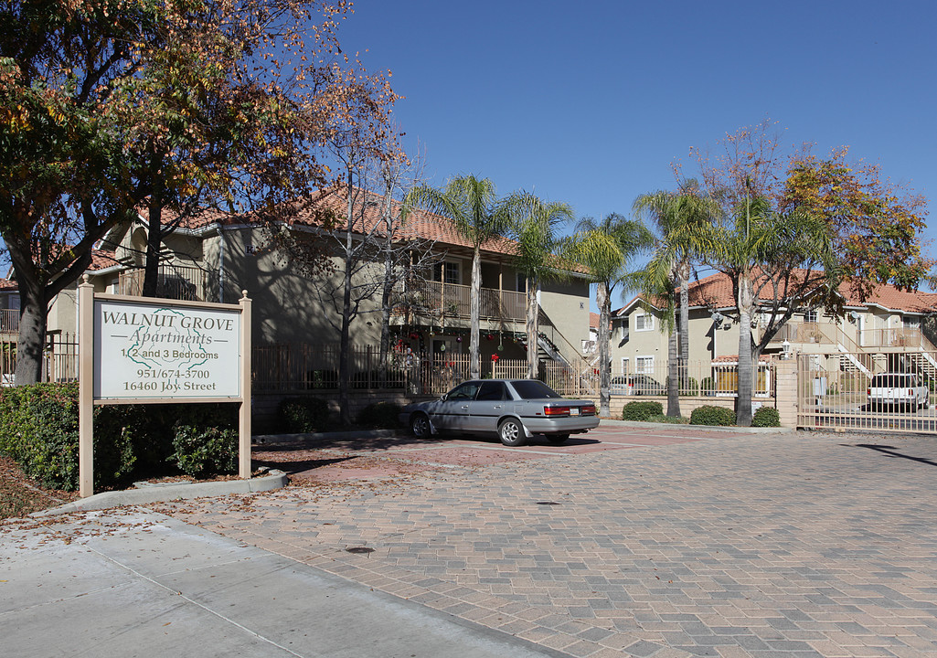 Walnut Grove Apartments in Lake Elsinore, CA - Building Photo