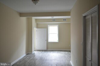 1646 E Pratt St in Baltimore, MD - Foto de edificio - Building Photo