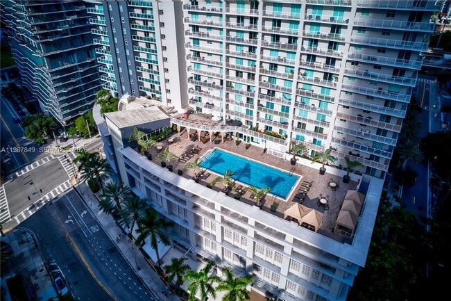 1250 S Miami Ave in Miami, FL - Building Photo - Building Photo