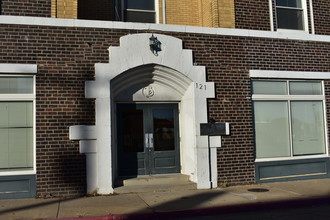 Besse Apartments in Pittsburg, KS - Building Photo - Building Photo