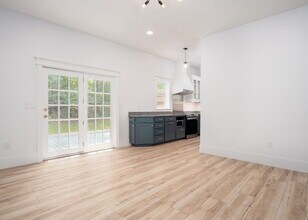 732 Highland Ave in South Portland, ME - Building Photo - Building Photo