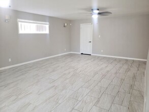 5752 W Vista Ave in Glendale, AZ - Building Photo - Building Photo