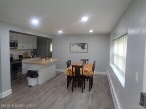 29952 Eldred St in Farmington Hills, MI - Building Photo - Building Photo