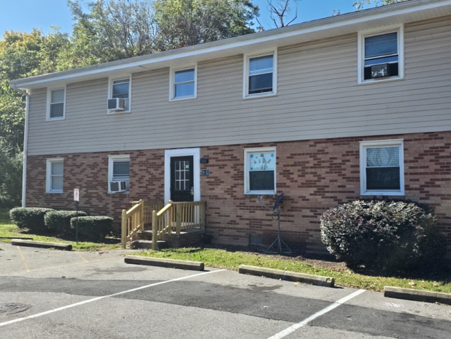 1517 Halifax St, Unit 15 in Petersburg, VA - Building Photo - Building Photo