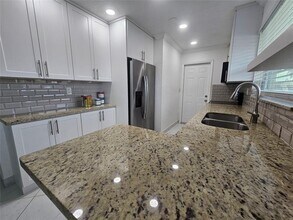 3490 SW 19th St in Fort Lauderdale, FL - Building Photo - Building Photo