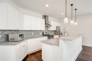 908 Nueces St in Austin, TX - Building Photo
