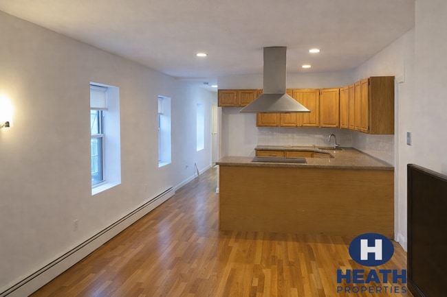 19 Saint Cyprians Pl, Unit 2B