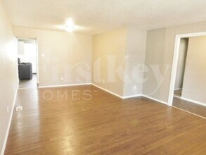 2030 E Humes Ln in Florissant, MO - Building Photo - Building Photo