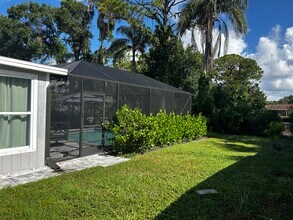 3024 Woodpine Cir in Sarasota, FL - Building Photo - Building Photo