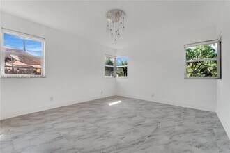 501 90th St in Surfside, FL - Building Photo - Building Photo
