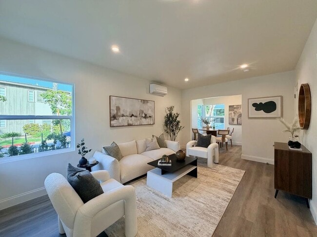 2924 W Riverside Dr in Burbank, CA - Building Photo - Building Photo