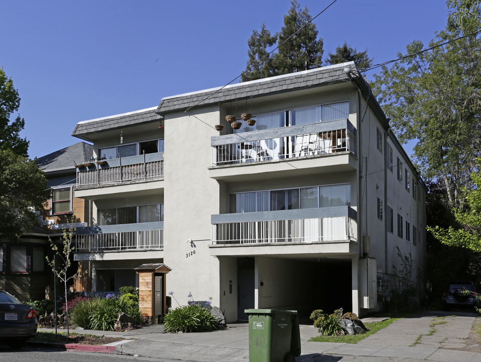 Elmwood in Berkeley, CA - Building Photo