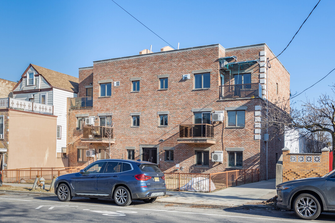 1613 Bath Ave in Brooklyn, NY - Building Photo