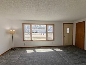 2212 Bartlett Ave in Altoona, WI - Building Photo - Building Photo