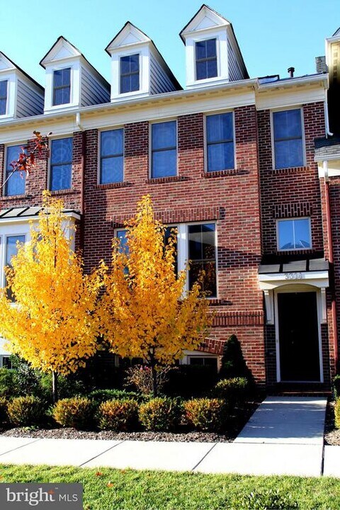 3314 S Kemper Rd in Arlington, VA - Building Photo