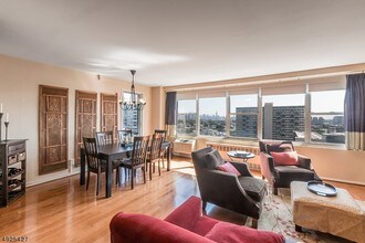 10 Huron Ave-Unit -14C in Jersey City, NJ - Building Photo - Building Photo