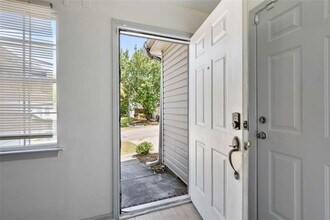 3793 Soapstone Rd in Decatur, GA - Foto de edificio - Building Photo