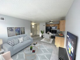 Summit View Apartments in Colorado Springs, CO - Building Photo