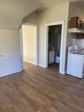 136 Cross St, Unit 136 Cross St.  upper in Oconto, WI - Building Photo - Building Photo