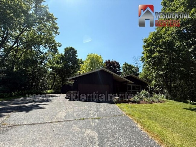 property at 11539 N Parkview Dr
