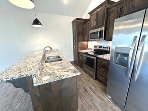 420 N F St in Rogers, AR - Building Photo - Building Photo