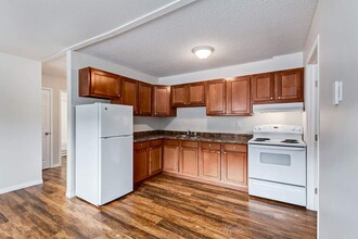 Prince Andrew Apartments in Yorkton, SK - Building Photo - Building Photo