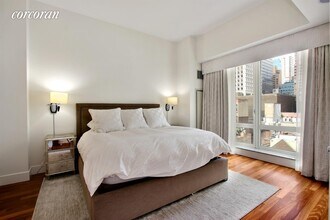 250 E 53rd St-Unit -: 802 in New York, NY - Building Photo - Building Photo