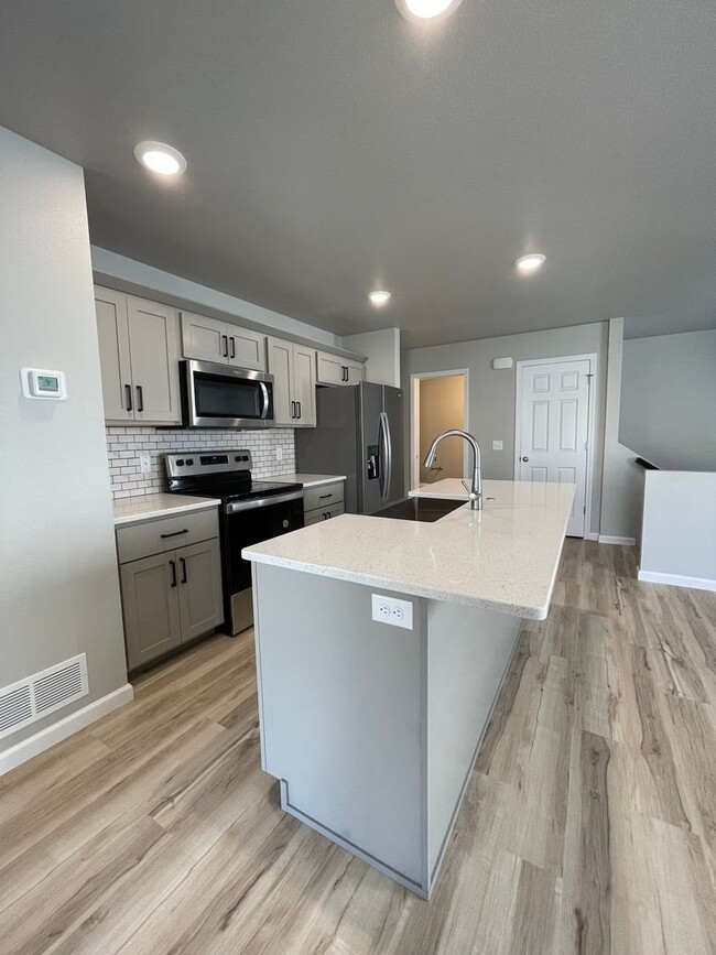 property at 3903 Scorpio Dr SE