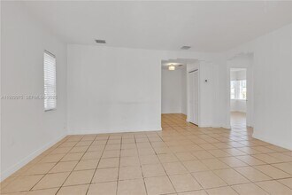 505 SW 11th St in Miami, FL - Building Photo - Building Photo