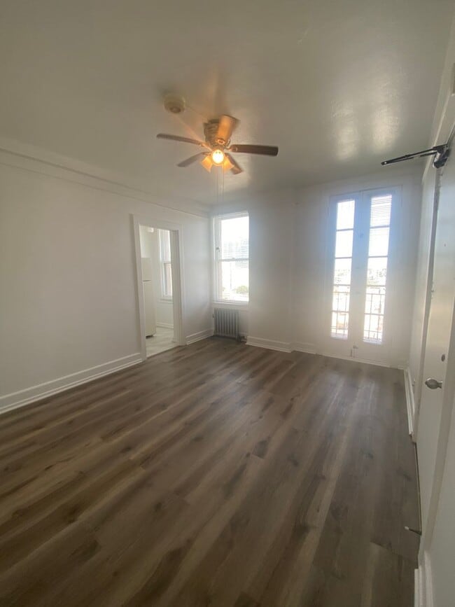 455 E Ocean Blvd in Long Beach, CA - Building Photo - Building Photo