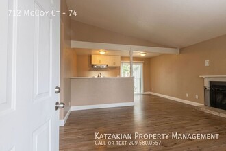 712 McCoy Ct in Lodi, CA - Building Photo - Building Photo