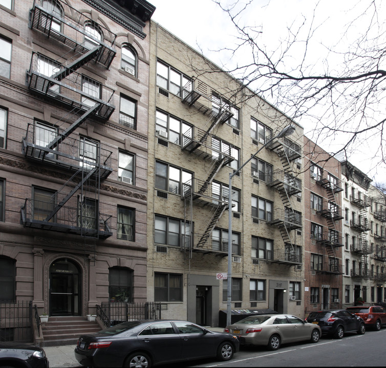 317 E 90th St in New York, NY - Building Photo