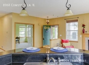8968 Comstock Ln N in Maple Grove, MN - Building Photo - Building Photo