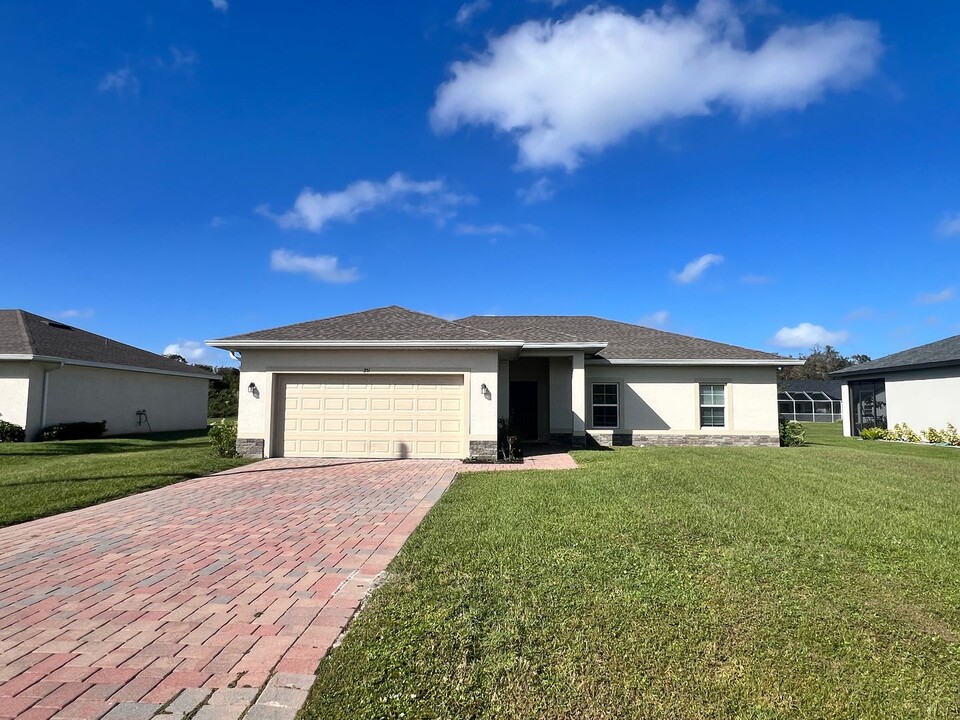 351 Paramaribo St in Punta Gorda, FL - Building Photo