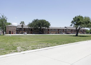 Villas at the Palms in Baytown, TX - Building Photo - Building Photo